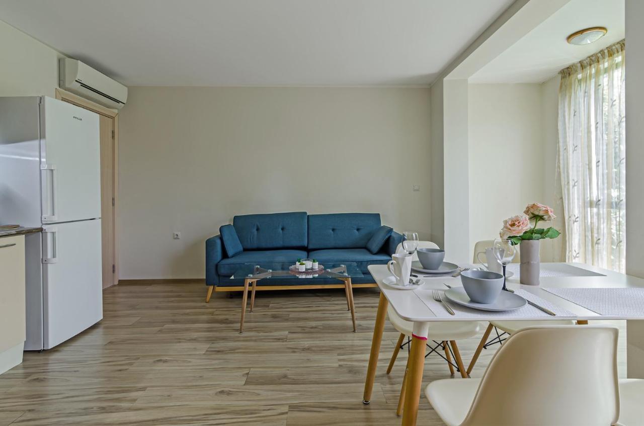 Ferienwohnung Garden Palace Warna Exterior foto